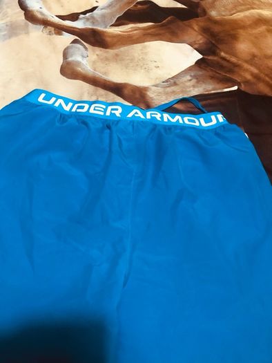 Mens under armour shorts size M