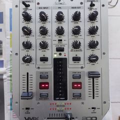 BEHRINGER PRO MIXER Model VMX 200, working great and in excellent condition