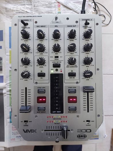 BEHRINGER PRO MIXER Model VMX 200, working great and in excellent condition