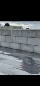 large concrete kelly blocks