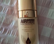 Charlotte Tilbury Airbrush Flawless foundation