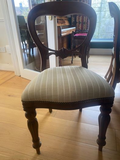 Mahogany Wood Dining Table & Chairs