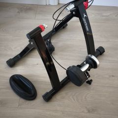 Indoor bike trainer