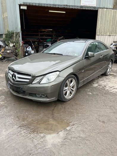 Breaking Mercedes e220cdi coupe w207 786 2011