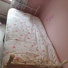 twin single beds