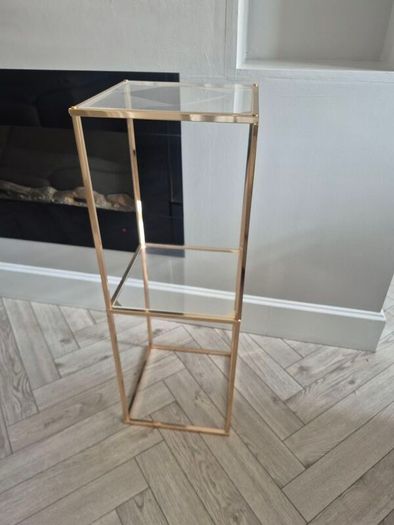 corner table