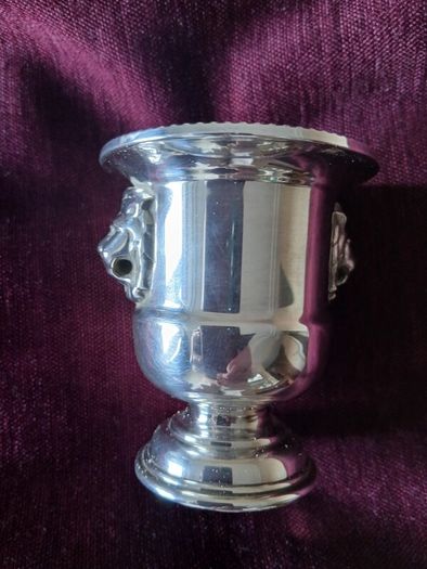 Antique Viners of Sheffield Silver Plate Lions Head Miniature Ice Bucket