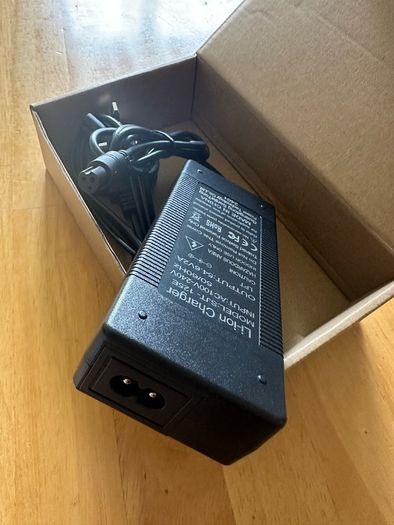 Electric Scooter KUGOO KIRIN M4/M4 Pro Scooter charger 48v 2a