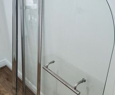 Glass for bathtub, 1.0 meter long.