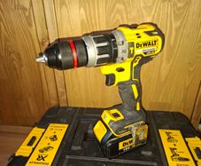 Dewalt drill DCD796 with battery