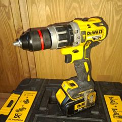 Dewalt drill DCD796 with battery