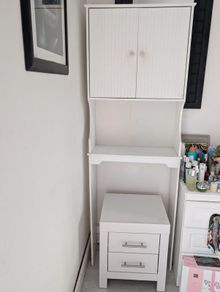 Small bedside locker and long overhead press
