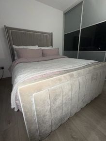 Double bed with 60inch headboard