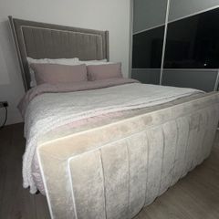 Double bed with 60inch headboard