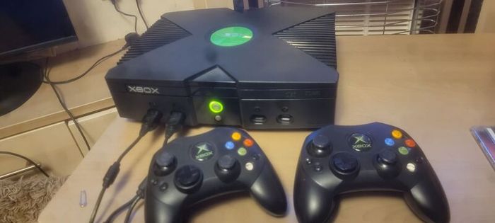 xbox 2 controllers