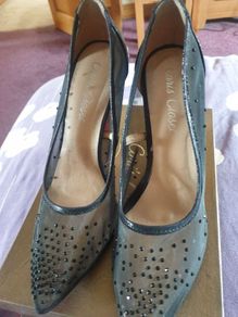 Caris Closet black dressy shoes
