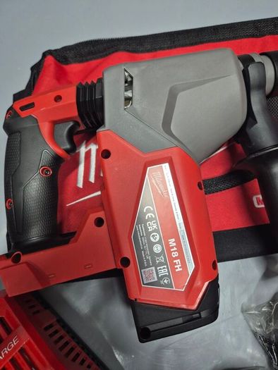 Milwaukee M18FH Fuel Sds-plus Hammer Drill Kit