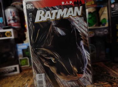 Batman ! Issue #679 ! Batman R.I.P ! by Alex Ross and Grant Morrison ! 2008 ! by DC Comics !