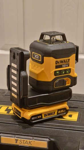 DeWalt DCLE34031 18v 3Way 360 degrees Green Laser. BARE UNIT