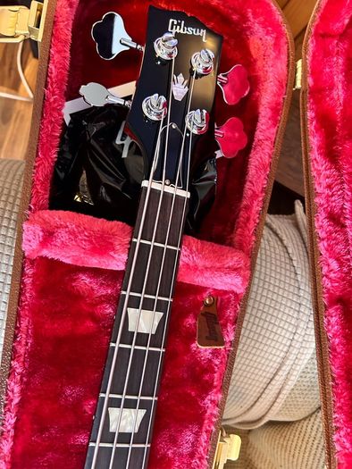 Gibson SG BASS New Beautiful Stunning Instrument.