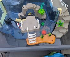 Toys Playmobile aquarium.