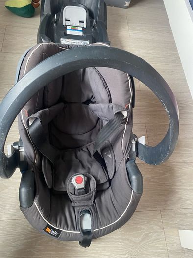 BeSafe baby car seat with isofix base