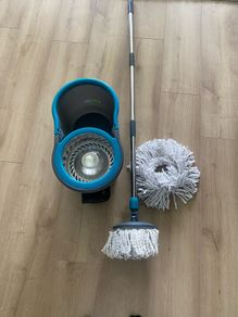 Spin mop and bucket