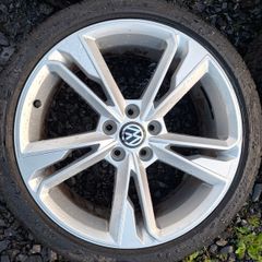 19" Vw Alloys with tyres