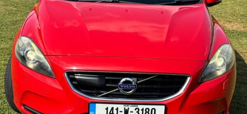 141 Volvo V40 Dba-mb4164t