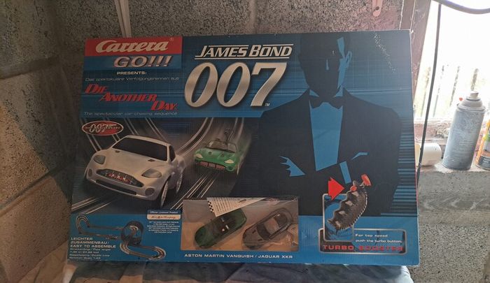 carrera 007 Die Another Day racing set