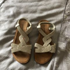 Ladies sandal size 5