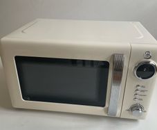 Swan Retro Microwave