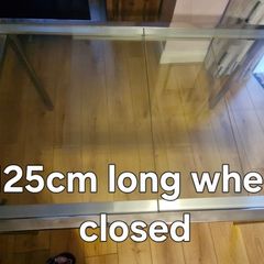 Glass extendable table