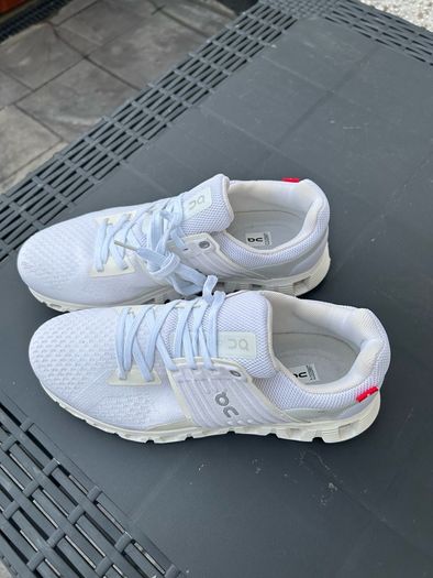 On Cloud White Runners