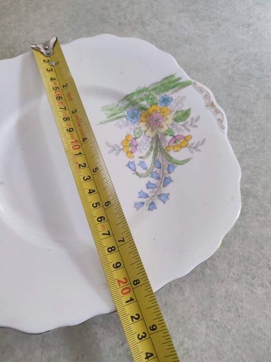 Colclough English Bone China Cake or biscuit plat EXCELLENT CONDITION
