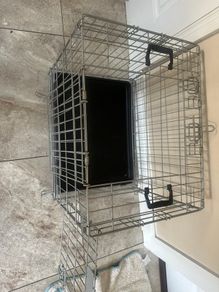 Metal dog crate