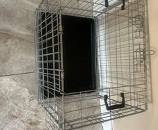 Metal dog crate