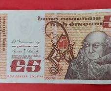 Irish 1979 "Scotus"  Five pound banknote in A/UNCIRCLULATED condition
