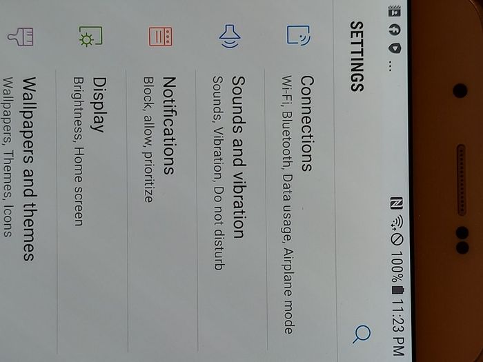 Samsung Galaxy A8, Model SCV32, 32GB HDD, 2GB Ram, excellent condition and working great