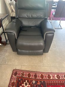 Tilt & lift leather armchair
