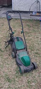 electric lawnmower