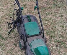 electric lawnmower