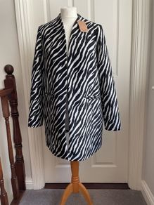 3/4 Length Coat  Bnwt Gallery Size 12 Edge To Edge Brand New