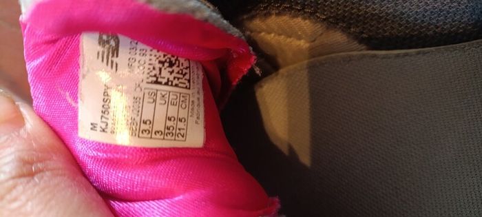 New balance girl sneaker