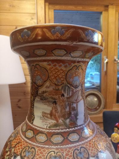 Very large Chinese Vase, good condition, no damage, stamped, D18