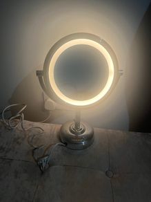 NO 7 illuminating Makeup Mirror