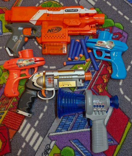 Gun toys