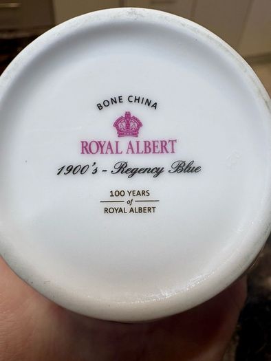 Royal Albert 100 Years Regency 1900 Mug