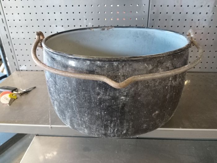 vintage cast iron pot