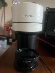 Nespresso Vertuo Coffee Machine & Milk Frother  Excellent Condition